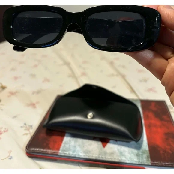 Sunglasses - Picture 4 of 5